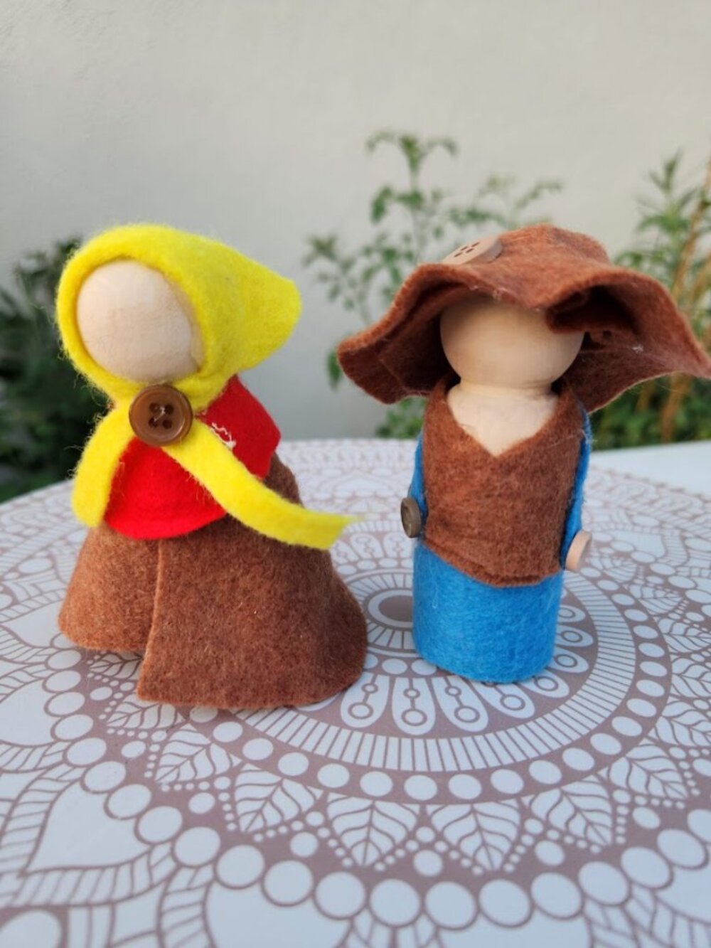 Waldorf Inspired Handcrafted Wooden Peg Dolls for Imaginative Play Folk Art Hand
